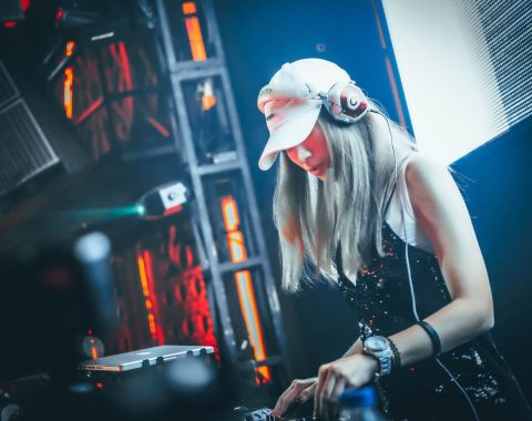 photo-1496307042754-b4aa456c4a2d